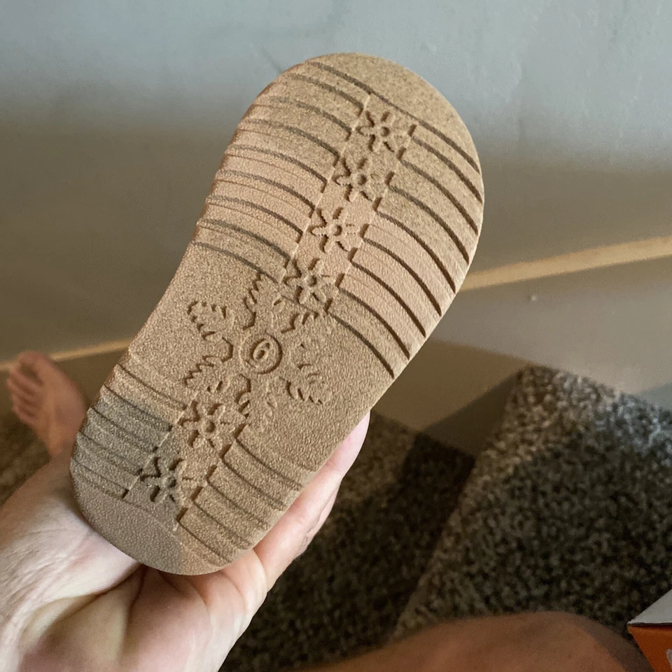 Nuevo Con Caja Niñas Pequeñas JUMPING BEANS Botas Corazón Talla 7T Zapatos Súper Lindos Foto 4 de 4