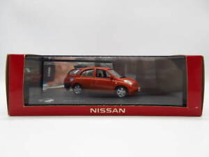 Red Paint 1:32 Car Model Diecast Toy Vehicle Nissan Micra