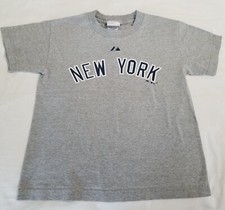 Boys New York Yankees T-Shirt Size Small Gray MLB Majestic Baseball Top