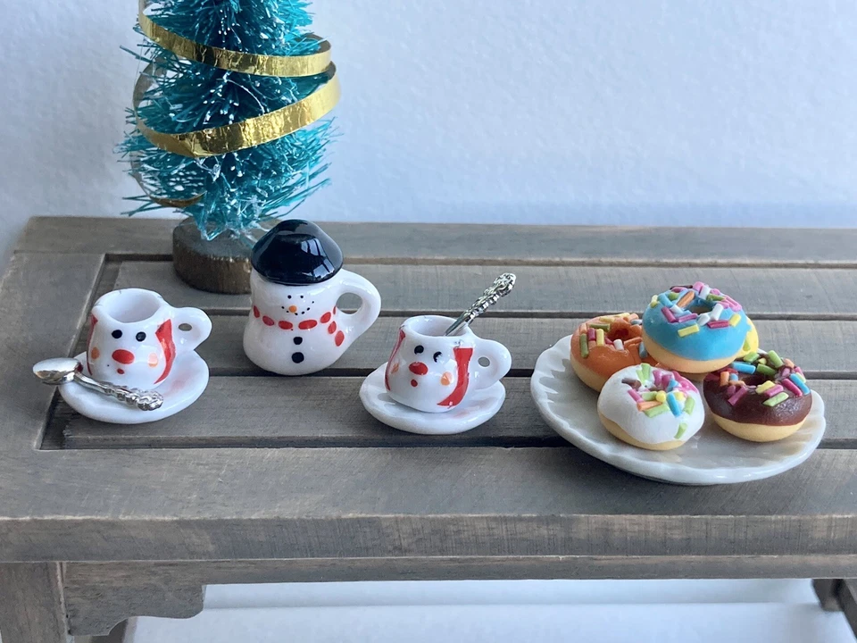14 Piezas Casa de Muñecas 1:12 Miniatura Hombre de Nieve Tetera Taza Cerámica Donuts Navidad Foto 2 de 4