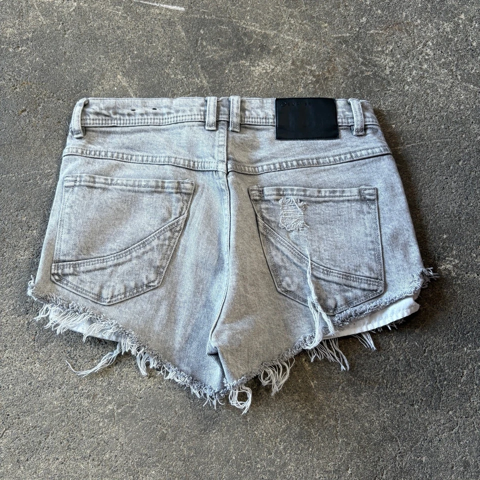 Pantalones Cortos de Jean Denim Distressed Corte Para Mujer 28 Gris Elastizados Desteñidos Verano 2" Foto 4 de 4