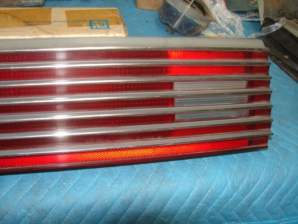 1979 年 FIREBIRD NOS GM 左尾灯镜头 PONTIAC 可能适合 1980 5970719 — 第 4/4 张图片