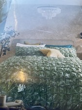 NEXT Ditsy Green Floral Textured Pleats Double Oxford BedSet RRP £60