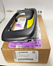 2000-2006 Chevrolet Silverado Gmc Sierra Tailgate Handle Black Bezel Oem New 2000-2006 Chevrolet Silverado Gmc Sierra Tailgate Handle Black Bezel Oem New