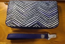 Thirty One 31 All about the Benjamins Wallet Zig Zag Zoom Strap Wristlet