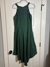 Dress Tells Emerald Green Sleeveless Dress Lace Details w/ a Low-High Hemline