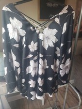 Show Me Your Mumu Women’s Joni Flow Dress NWT XS Floral Open Back Black Ivory