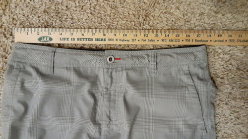🌊 O’Neill Hybrid Shorts Men’s Size 34x11 Beige Plaid Pockets Casual Beach - Picture 14 of 14