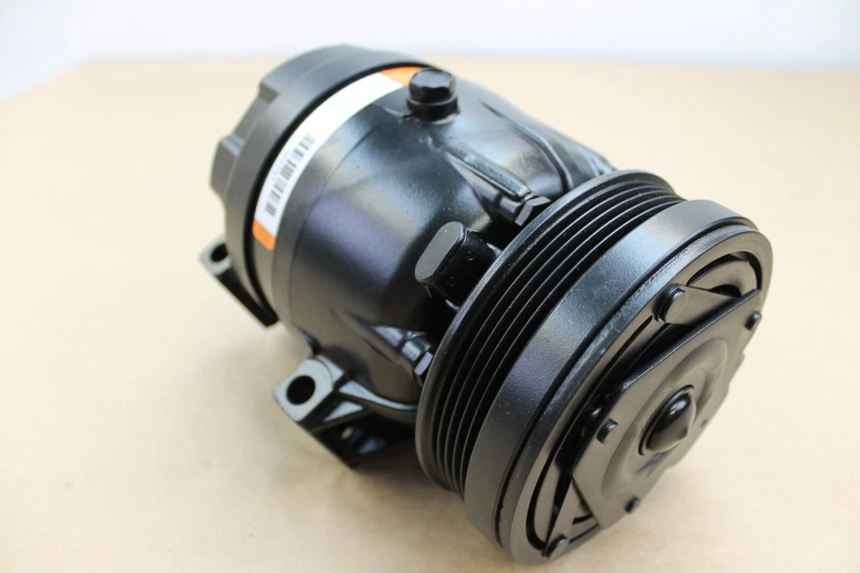 Compresor y embrague de aire acondicionado ACDelco para ciertos vehículos GM 1996-2002 con 2,4 L DOHC Foto 3 de 4