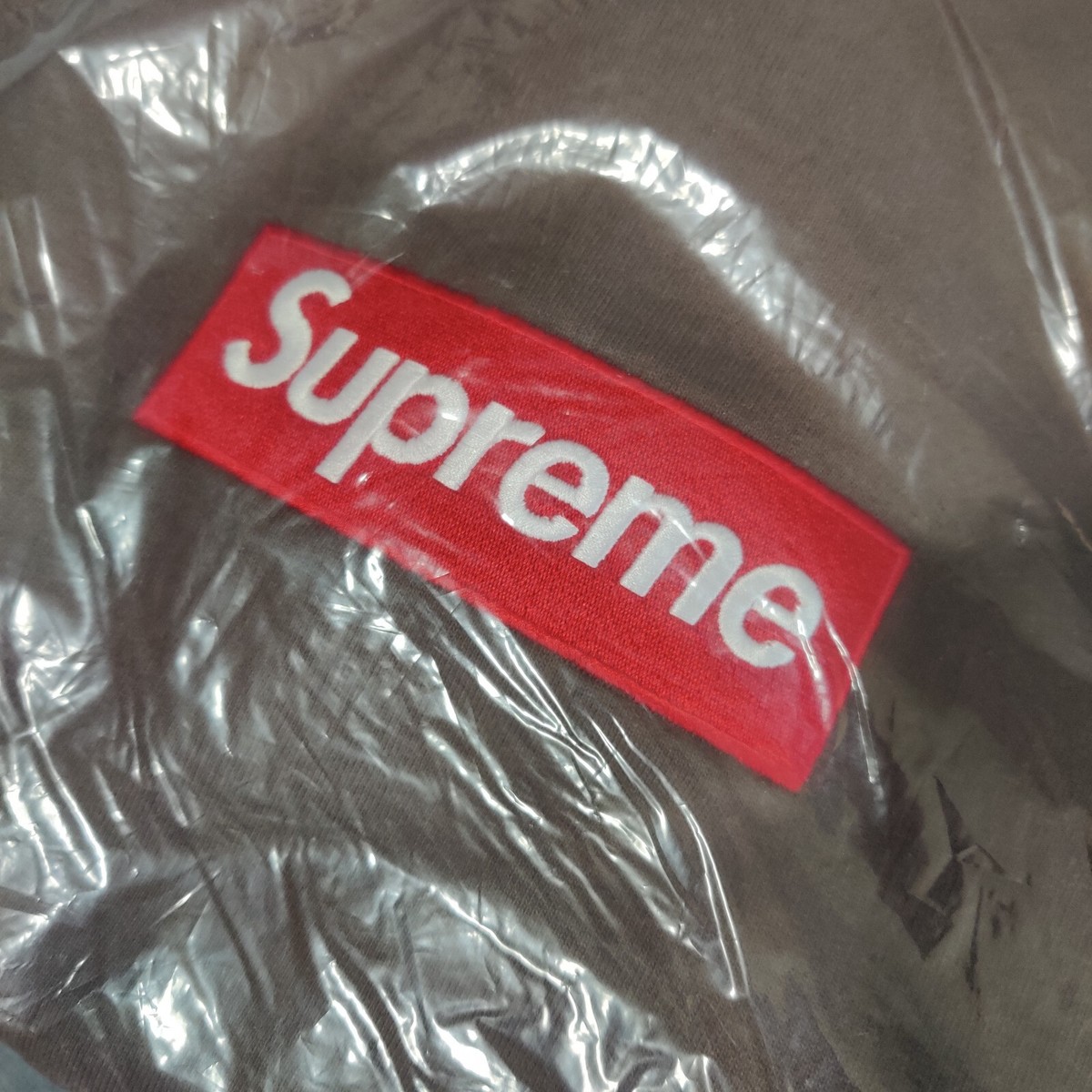 Supreme Brown Box Logo Crewneck - FW22 - 100% Authentic Supreme Brown Box Logo Crewneck - FW22 - 100% Authentic