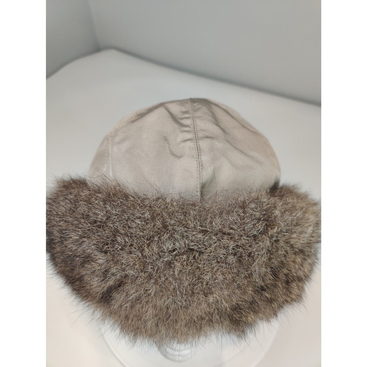 Vintage Echos de Paris Rabbit Fur And Gold Fabric Hat 21  display picture 2