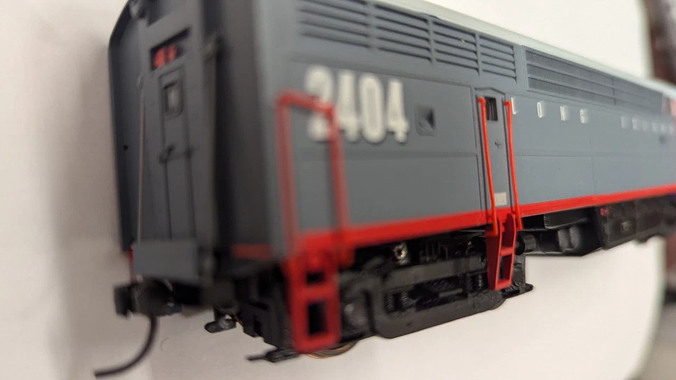 HO Long Island C liner#2404 TrueLine Trains shell Proto1000 chassis 4axle tested - Image 2 of 4