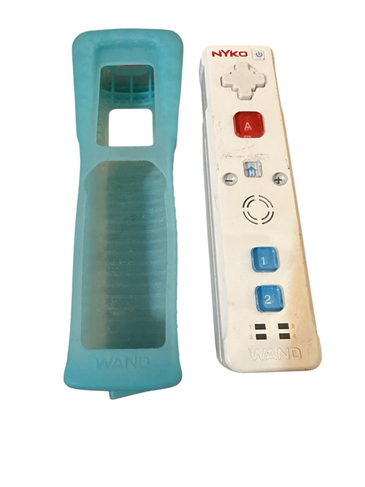 Nyko Wand Wii Remote Controller for Nintendo White w/ Blue Case - Image 2 of 4