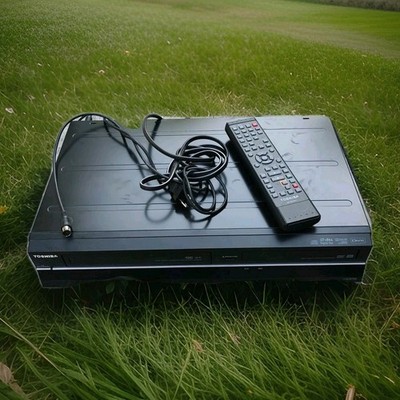 Toshiba DVR670KU DVD Recorder VCR Combo Dubbing TESTED Remote Cables VGC