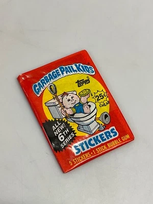 Garbage Pail Kids 6th Series Topps 1986 5 Sticker Bubble Gum Pack Sealed Neu - Bild 1 von 4