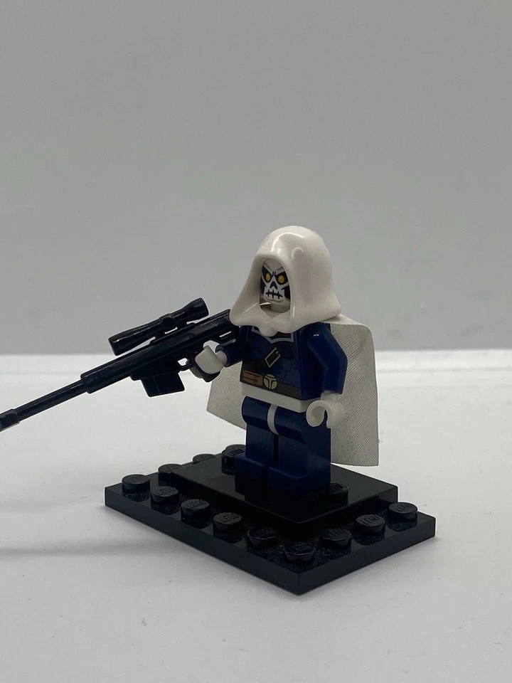 *RETIRED* LEGO Taskmaster Minifigure (sh100) of Avengers Hulk Lab Smash (76018) - Image 3 of 4