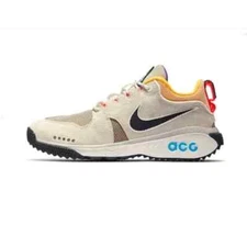 Size 4 - Nike ACG Dog Mountain Summit White 2018