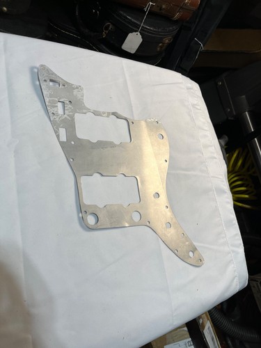 Vintage 1960’s Aluminum Fender Jazzmaster original shield plate - 第 2/4 張圖片