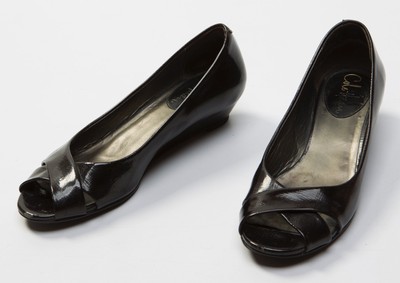 cole haan black wedges