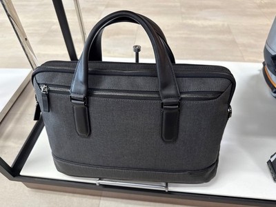 TUMI Brooks Slim Brief グレー / ビジネスバッグ Tumi Grey/Brown Denim and Leather Alpha Bravo Brooks Briefcase Bag