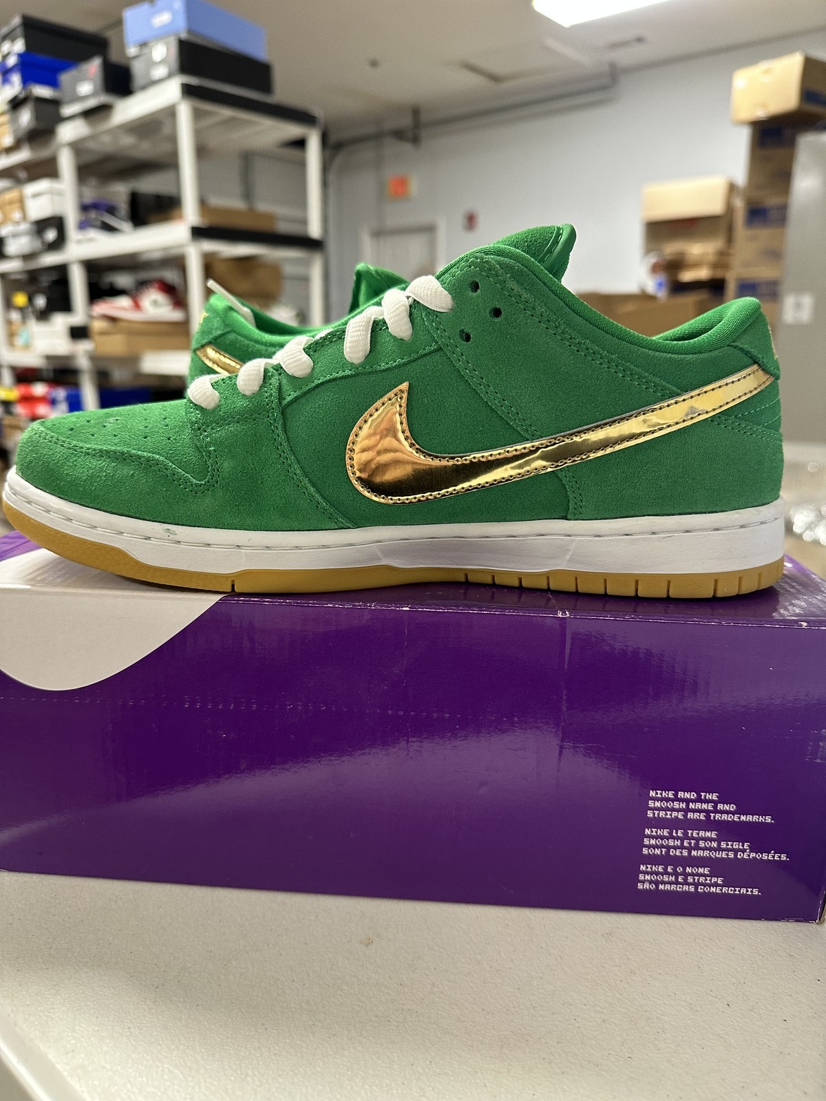 Size 10M/11.5W - NIKE SB DUNK LOW ST. PATRICKS DAY NIKE SB DUNK LOW ST. PATRICKS