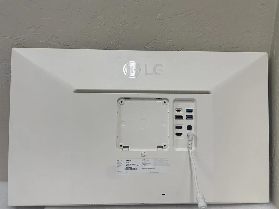 LG 27BL85U-W 27'' 4K HDMI, DP, USB, USB-C MONITOR W/ AC ADAPTER, NO STAND. - Image 4 of 4