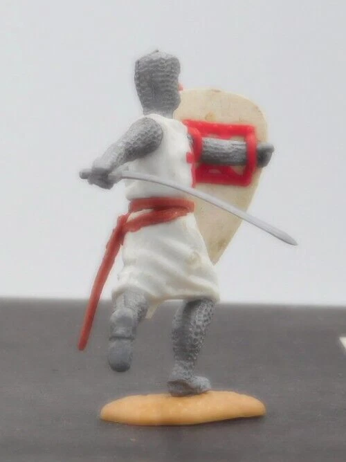 Timpo Toys Swoppet Estilo Foot Crusader Correr con Espada y Escudo Foto 2 de 3