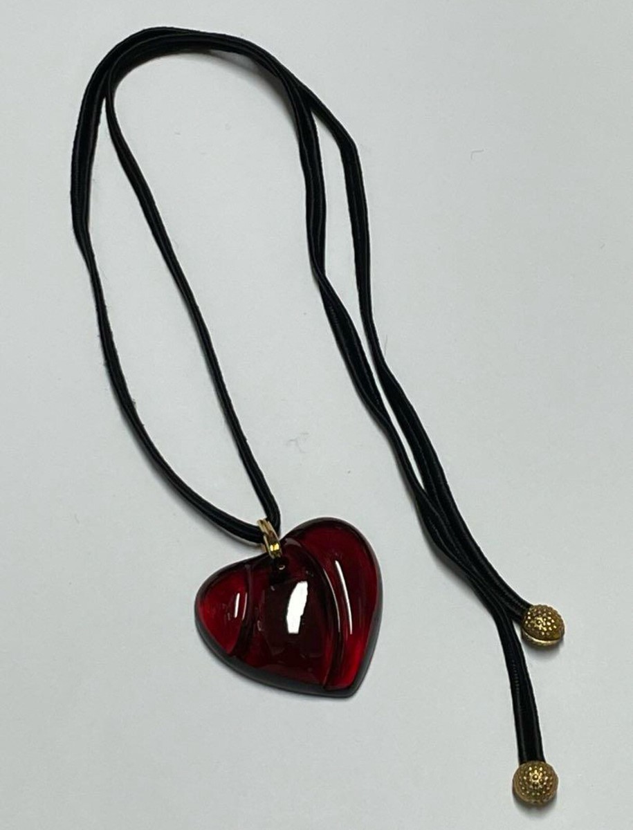 【美品】廃盤 定価 5.6万 baccara ハート型 置時計 ルビーレッド 廃盤 定価 5.6万 baccara ハート型 置時計 ルビーレッド