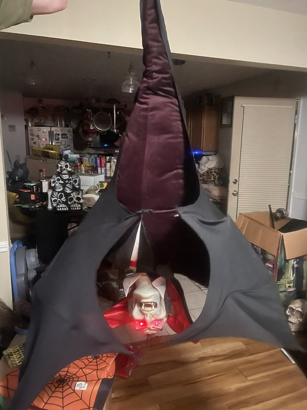Vintage Mario Chiodo Studios Life Size 52"Hanging Dracula Vampire Halloween Prop