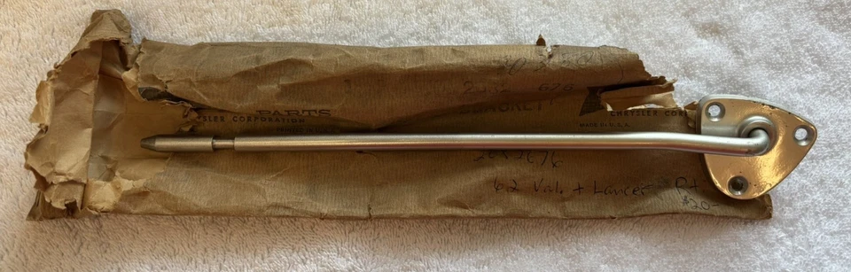 Nuevo de Lote Antiguo MoPar 1962 Plymouth Valiant Dodge Dart Parasol Derecho Brazo Soporte Sello GT Foto 2 de 4