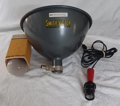 SMITH-VICTOR  INDUSTRIAL HANGING STUDIO LIGHT MODEL  A12UL COMPLETE-TESTED
