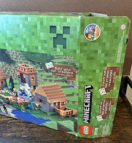 LEGO Minecraft - The Village 21128 - 100% Complete Excellent!