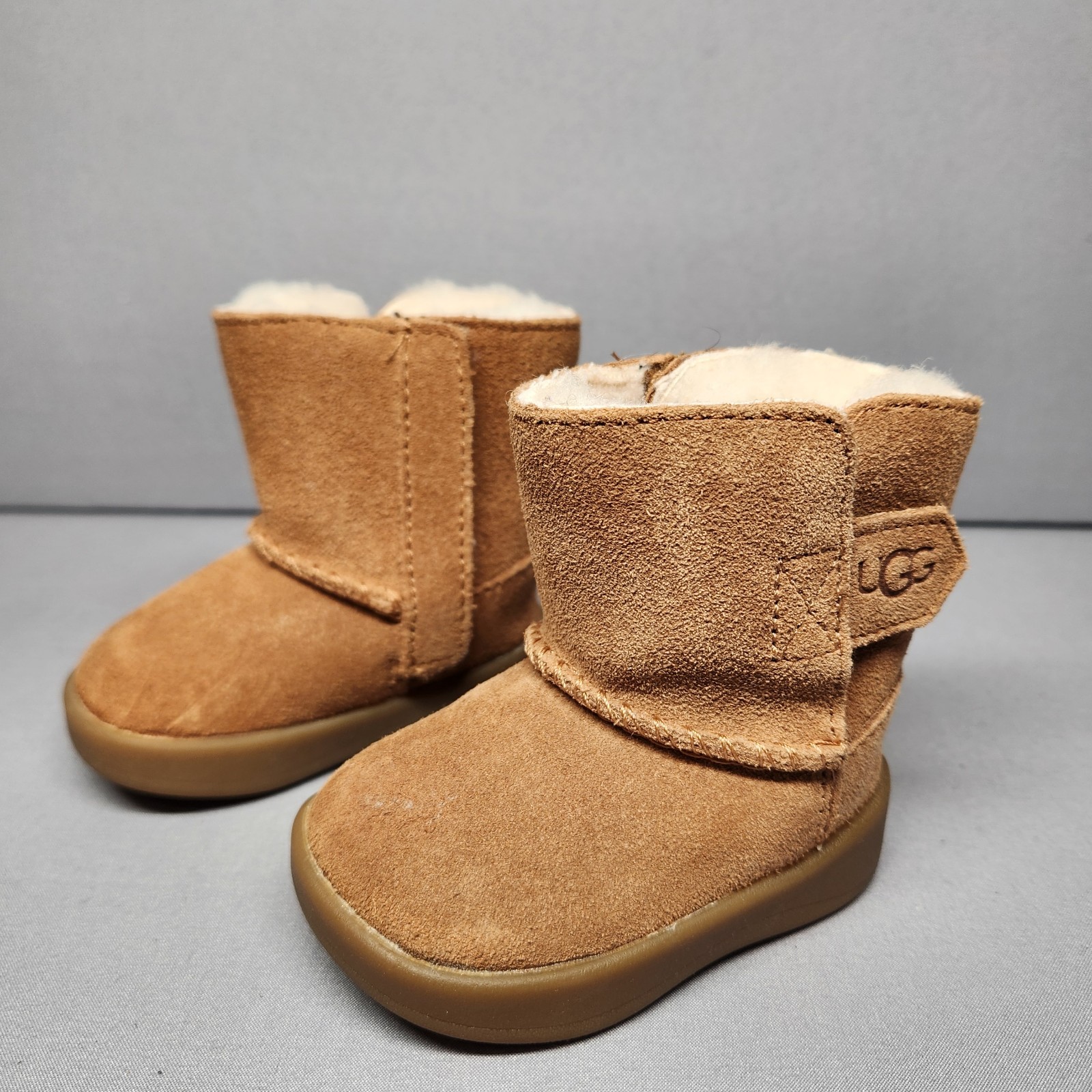 UGG Australia KEELAN S/N 10960891 Toddler Size 0/1 Brown Sheepskin