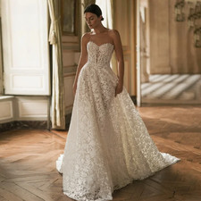 Elegant Sweetheart Wedding Dresses Bride Ball Gown Backless Lace Appliques Train