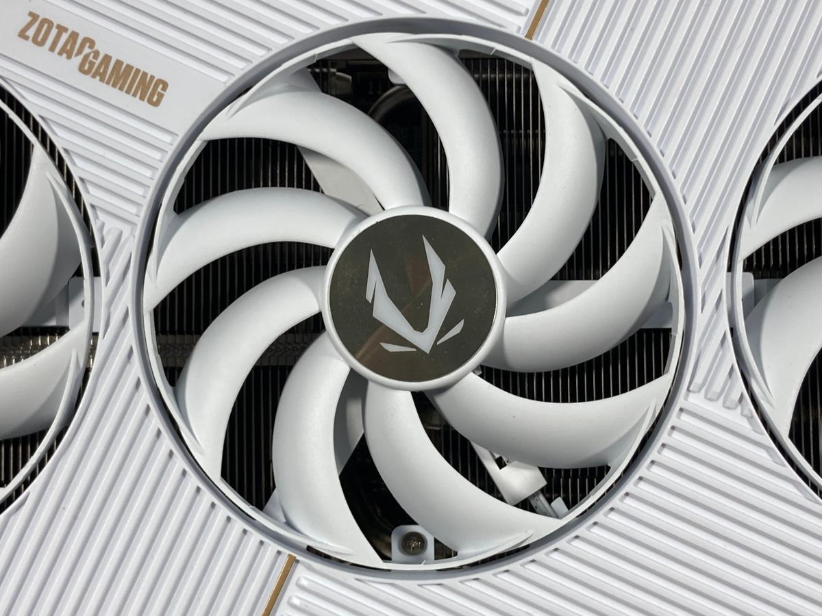 Zotac Gaming RTX 5080 Solid OC White Ed. 16GB GDDR7 Graphics Card