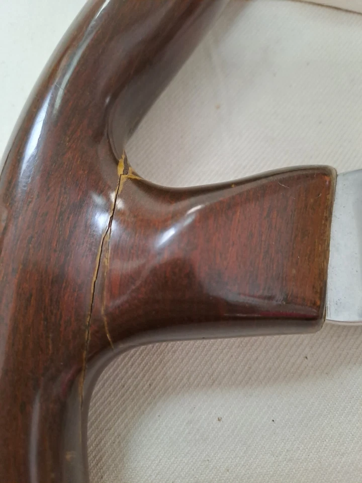 Volante de madera Momo 1986 BMW Mercedes-Benz Lancia Audi Vauxhall Monteverdi Foto 3 de 4