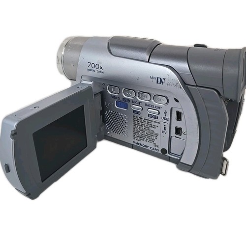 JVC GR-D70U Camcorder - Silver (US region) NO BATTERY - Picture 5 of 6