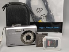 Samsung ES55 Silver Digital Camera 10.2MP, 3x Zoom 16GB SD, Full Kit, VGC, LOT4