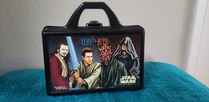 Star Wars Episode 1  Jedi vs Sith Plastic Lunch box