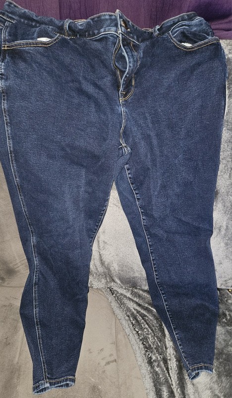M Jeans by maurices Women's Blue Denim Mid Rise Straight Jeans excellent cond