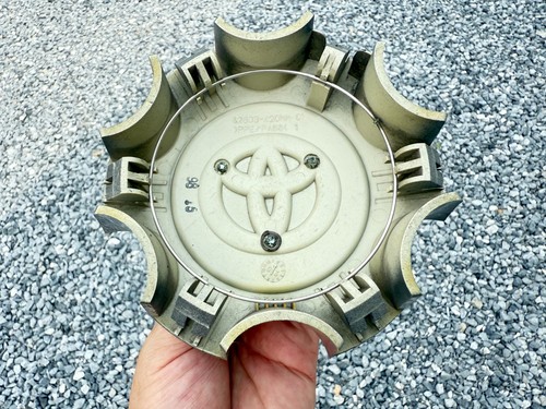 TOYOTA TUNDRA SEQUOIA OEM WHEEL CENTER CAP SILVER 42603-420NM-01 2003-2007 - Picture 2 of 2
