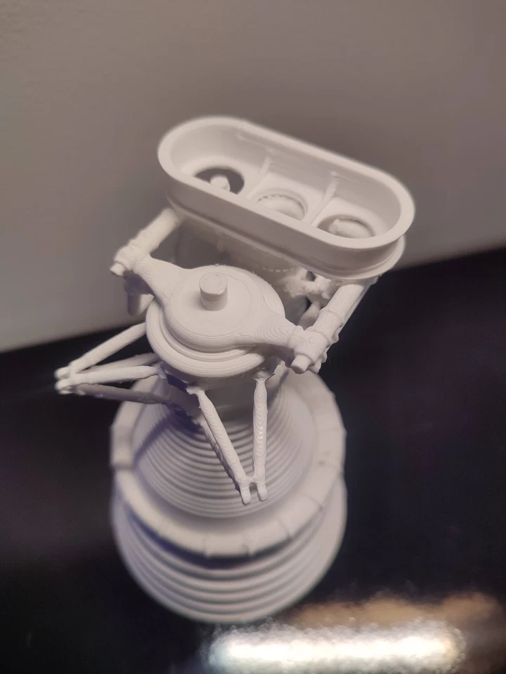 3d printed Rocketdyne F-1 rocket Engine 1:20 - Image 4 of 4