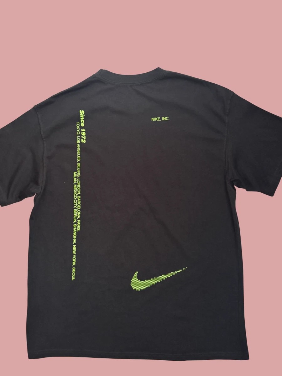 Men's Nike Sportswear Max90 Swoosh Sport T-Shirt - Gray Volt