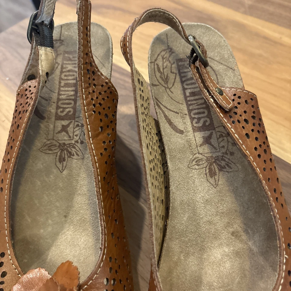 Sandalias de cuña Pikolinos Benissa talla 40b con tachuelas punta abierta de cuero Foto 3 de 4