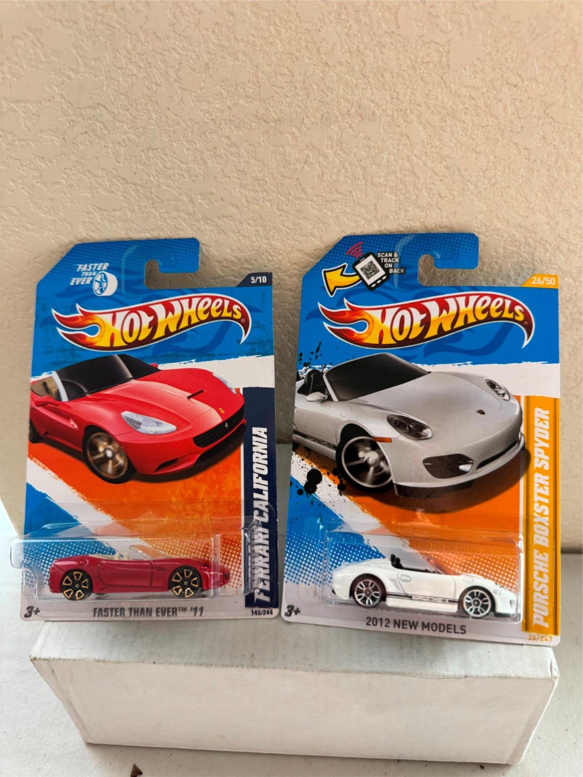 Hot Wheels Lot 2x Ferrari California 2011 Faster Than Ever / 2012 New Models N22