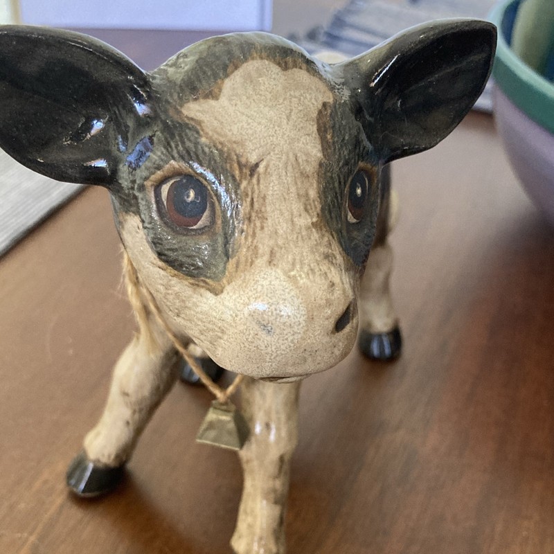 vintage cow figurine/ adorable home decorations, farm animals.