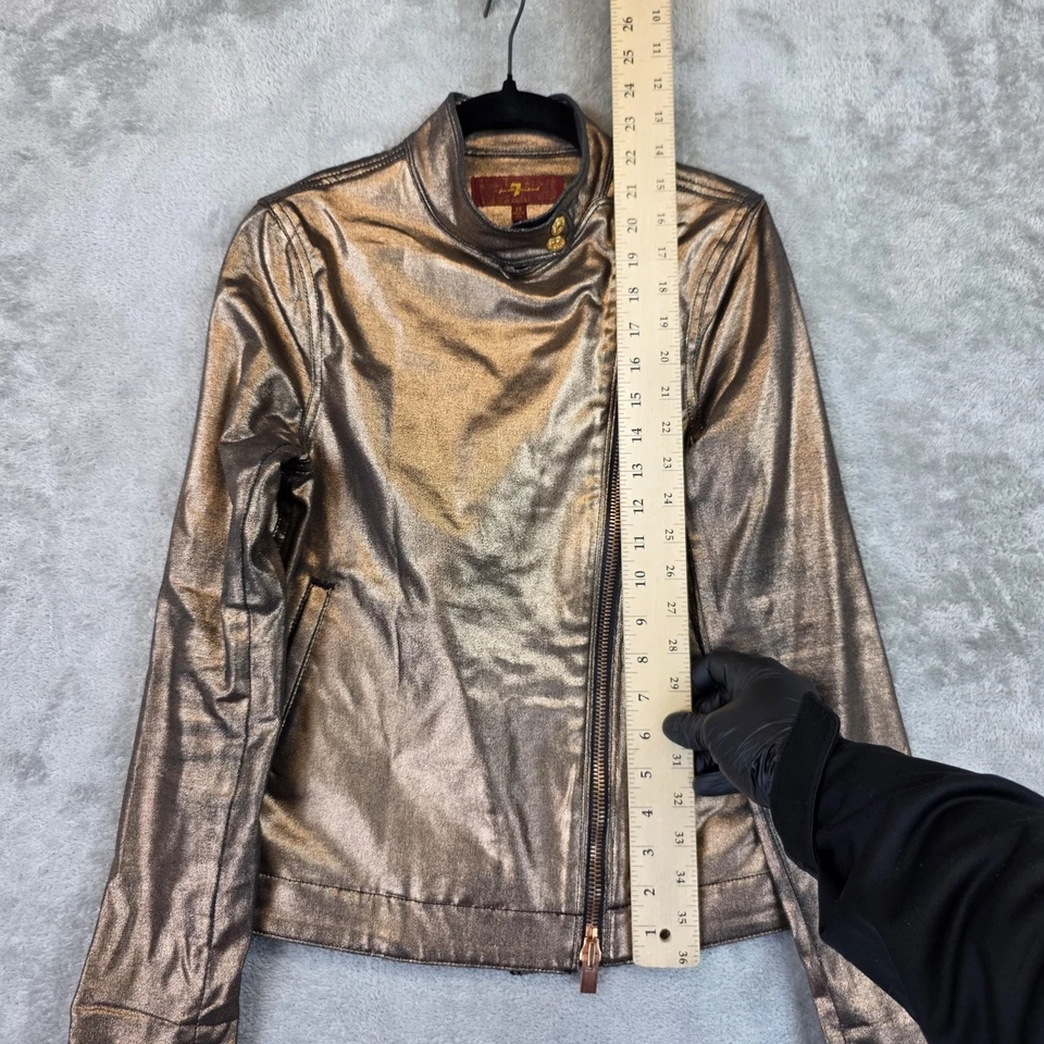 Jaqueta feminina 7 For All Mankind XS bronze revestida metálica Moto Asym com zíper feita nos EUA - Imagem 3 de 4