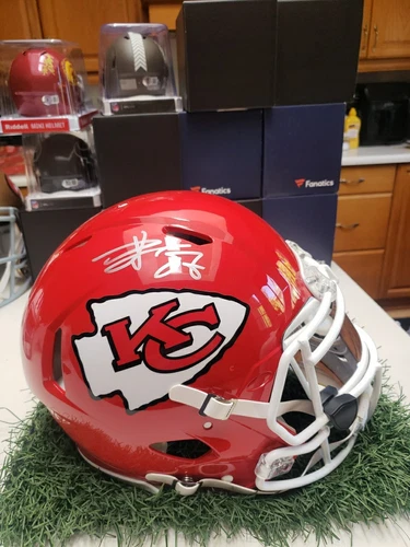 Kansas City Chiefs Travis Kelce Signed Authentic Fullsize Helmet Beckett