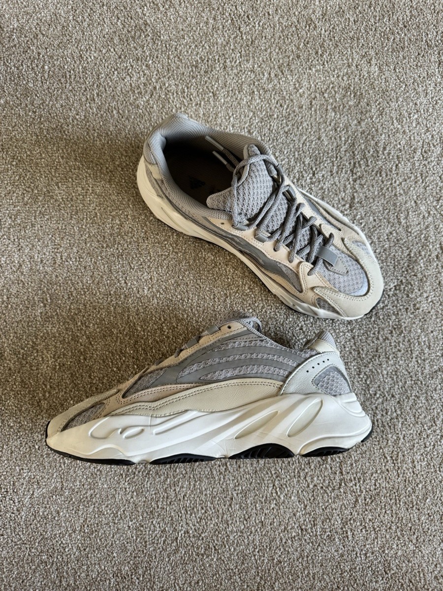 Adidas Stockx Yeezy V2 Adidas Yeezy Boost 700 V2 Cream UK8 UK