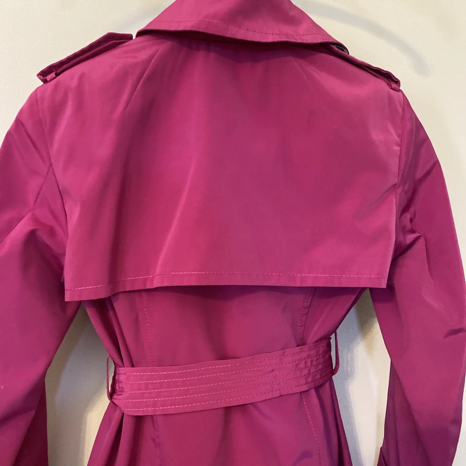 Vince Camuto Talla XS Para Mujer Rosa Fucsia Clásica Gabardina Chaqueta Botón Delantero Foto 3 de 4